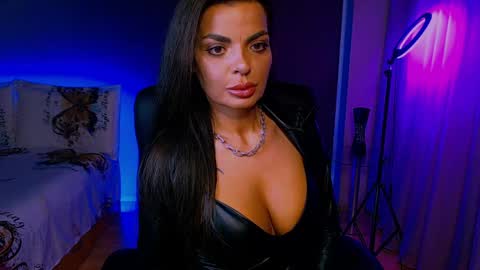 Snapshot of _milani_ chatting on 04-15-26, 05:31 Milani online show from 04-15-26, 05:31