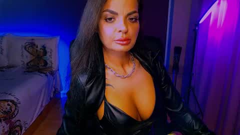 Snapshot of _milani_ chatting on 05-13-26, 05:32 Milani online show from 05-13-26, 05:32