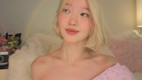 Kim online show from 05-06-26, 05:25