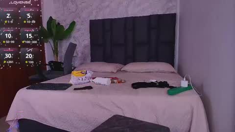 Snapshot of _mishell chatting on 10-16-25, 07:04 Mishell online show from 10-16-25, 07:04