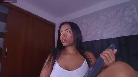 Snapshot of _mishell chatting on 10-25-25, 02:41 Mishell online show from 10-25-25, 02:41