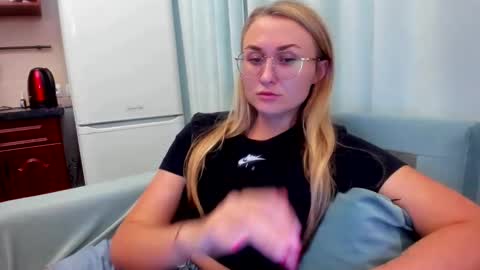 Eva online show from 09-17-25, 08:21