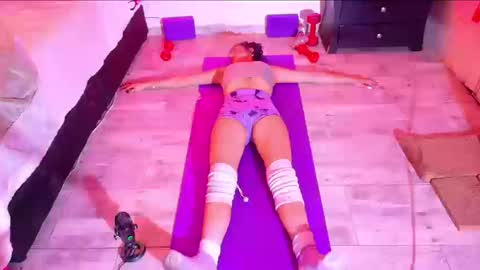 Snapshot of _miss_karoline chatting on 09-11-25, 01:49 karoline uwu online show from 09-11-25, 01:49