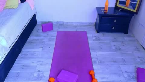 Snapshot of _miss_karoline chatting on 09-19-25, 06:41 karoline uwu online show from 09-19-25, 06:41