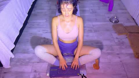 Snapshot of _miss_karoline chatting on 09-28-25, 09:09 karoline uwu online show from 09-28-25, 09:09