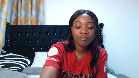 Snapshot of _miss_lofty chatting on 12-17-24, 04:32 Lofty online show from 12-17-24, 04:32