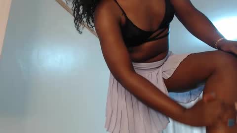 Snapshot of _miss_lofty chatting on 03-09-25, 01:04 Lofty online show from 03-09-25, 01:04