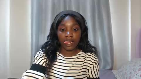 Snapshot of _miss_lofty chatting on 09-18-25, 07:32 Lofty online show from 09-18-25, 07:32