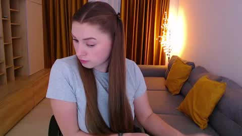 Mia online show from 05-07-26, 10:09