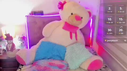 Emi   online show from 12-23-24, 04:01