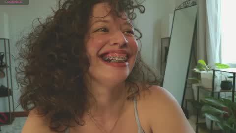 Snapshot of _missmariaa_ chatting on 05-16-26, 07:34 Mara Independent model online show from 05-16-26, 07:34