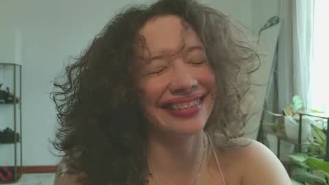 Snapshot of _missmariaa_ chatting on 06-05-26, 06:24 Mara Independent model online show from 06-05-26, 06:24