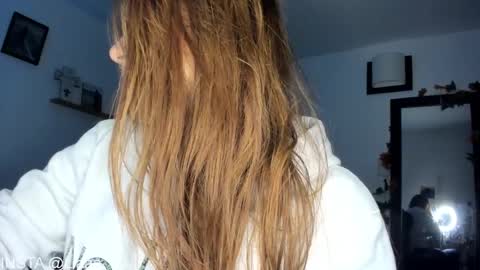     liaaa 4u online show from 12-25-24, 09:54