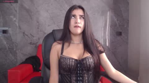 Monserrate online show from 10-31-25, 01:01