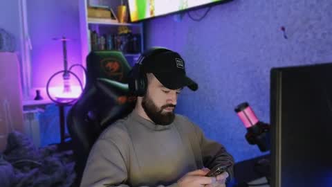 Ask me online show from 01-11-25, 04:03