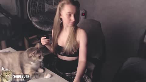 Snapshot of _mother_of_cats chatting on 10-15-25, 07:36 Debby online show from 10-15-25, 07:36