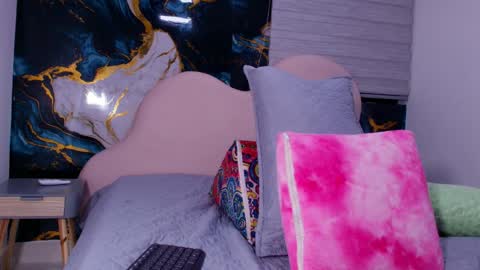 Luna online show from 05-07-26, 03:01