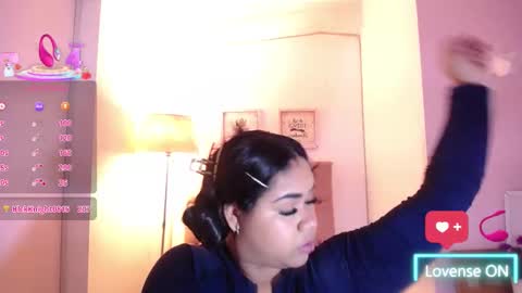 Snapshot of _nahom_ chatting on 10-15-25, 09:26 nahomi online show from 10-15-25, 09:26