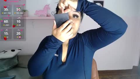 Snapshot of _nahom_ chatting on 10-31-25, 12:55 nahomi online show from 10-31-25, 12:55