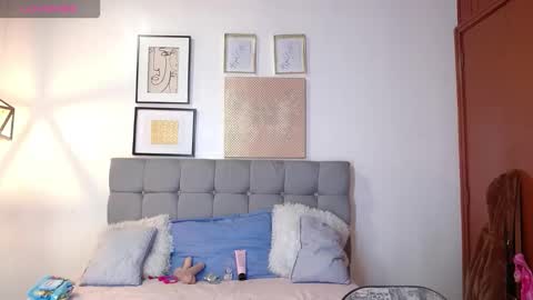 Snapshot of _naomi_s chatting on 03-16-26, 01:48 _naomi_s online show from 03-16-26, 01:48