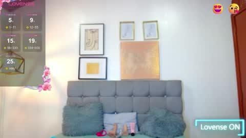 _naomi_s online show from 05-04-26, 01:29