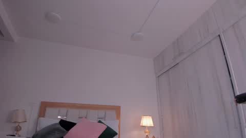 Snapshot of _natasha18_ chatting on 12-14-24, 12:01 Natasha online show from 12-14-24, 12:01