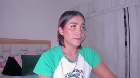 Snapshot of _natasha18_ chatting on 12-19-24, 11:39 Natasha online show from 12-19-24, 11:39