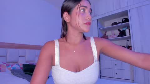 Snapshot of _natasha18_ chatting on 01-22-25, 07:13 Natasha online show from 01-22-25, 07:13