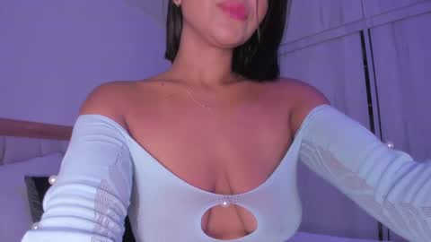 Snapshot of _natasha18_ chatting on 02-23-25, 11:33 Natasha online show from 02-23-25, 11:33