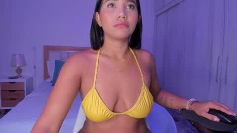 Snapshot of _natasha18_ chatting on 03-09-25, 11:36 Natasha online show from 03-09-25, 11:36