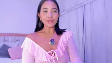 Snapshot of _natasha18_ chatting on 09-09-25, 12:05 Natasha online show from 09-09-25, 12:05