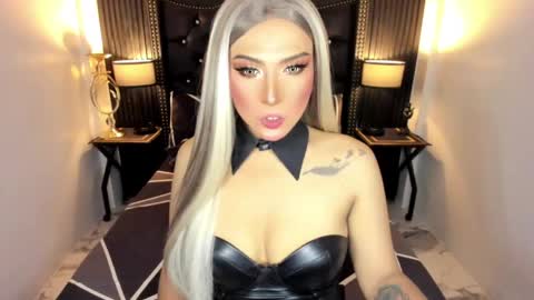 _natashacooper_ online show from 05-20-26, 10:21