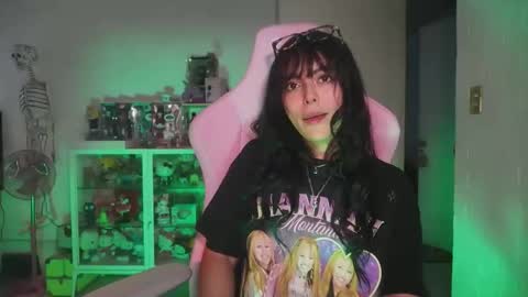 Snapshot of _nathaila_ chatting on 04-29-26, 12:37 _nathaila_ online show from 04-29-26, 12:37