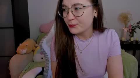 Mia with a big heart  online show from 02-26-25, 06:15