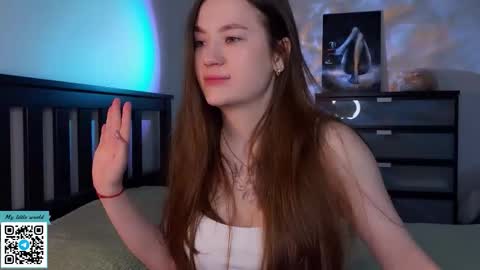 Snapshot of _nemalkovamia chatting on 10-02-25, 11:39 Mia with a big heart online show from 10-02-25, 11:39