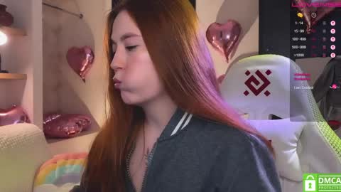 Snapshot of _nemalkovamia chatting on 03-26-26, 11:05 Mia with a big heart online show from 03-26-26, 11:05