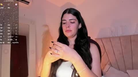 Snapshot of _niah_ chatting on 02-12-25, 09:01 Niah You can call me Ni or cutie haha online show from 02-12-25, 09:01