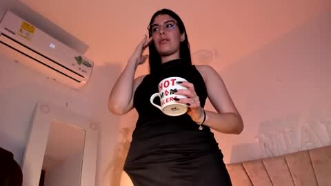 Snapshot of _niah_ chatting on 02-19-25, 09:47 Niah You can call me Ni or cutie haha online show from 02-19-25, 09:47