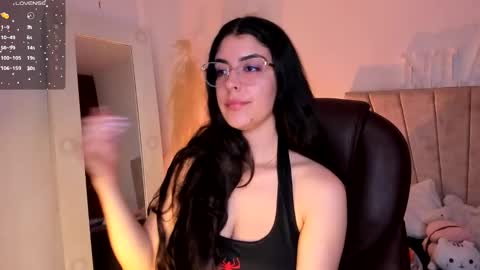 Snapshot of _niah_ chatting on 02-28-25, 10:39 Niah You can call me Ni or cutie haha online show from 02-28-25, 10:39