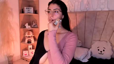 Snapshot of _niah_ chatting on 03-05-25, 12:16 Niah You can call me Ni or cutie haha online show from 03-05-25, 12:16