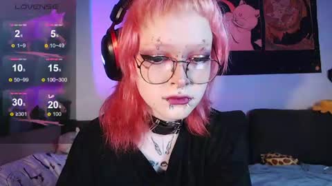 Snapshot of _nicole_meow_ chatting on 06-12-26, 12:31 Nicole online show from 06-12-26, 12:31