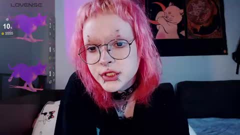Snapshot of _nicole_meow_ chatting on 06-13-26, 03:15 Nicole online show from 06-13-26, 03:15