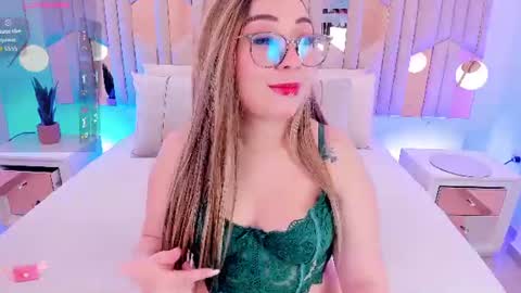 Niole online show from 06-25-26, 05:56