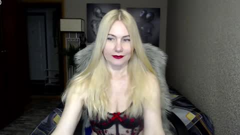 Snapshot of _night_fantasy_ chatting on 01-24-25, 08:11 Donella    online show from 01-24-25, 08:11