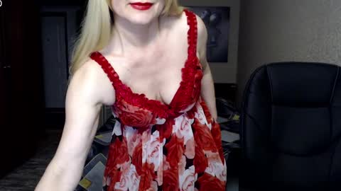 Snapshot of _night_fantasy_ chatting on 02-04-25, 05:12 Donella    online show from 02-04-25, 05:12