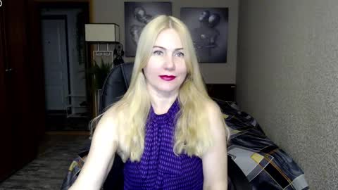 Snapshot of _night_fantasy_ chatting on 02-14-25, 05:36 Donella    online show from 02-14-25, 05:36