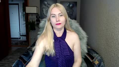 Snapshot of _night_fantasy_ chatting on 03-08-25, 11:27 Donella    online show from 03-08-25, 11:27