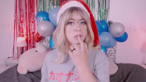 niiky online show from 12-19-24, 12:01