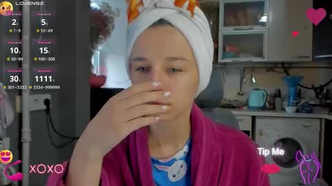 Nika online show from 10-15-25, 10:59