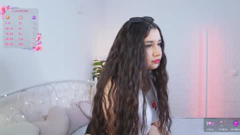 Vivian online show from 12-17-24, 02:33